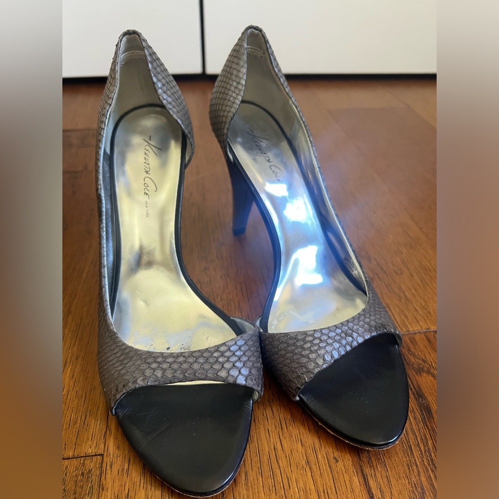 Kenneth Cole Rise and Shine Gray/Silver Heels